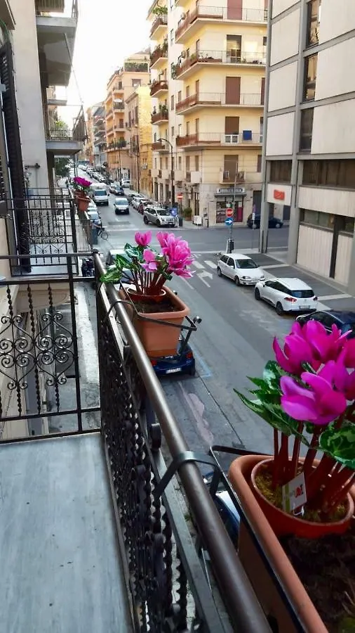 B&B Charme Centre-Ville Artistic & Literary Rooms Palermo