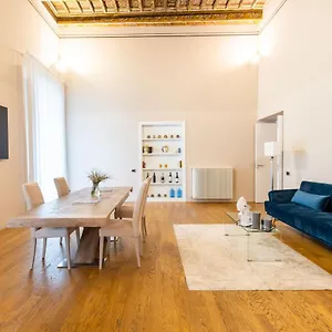 Moncada Suites&apartments Bed and breakfast